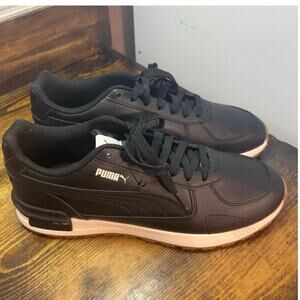 Puma‎ Black Sneakers Sixe 9.5